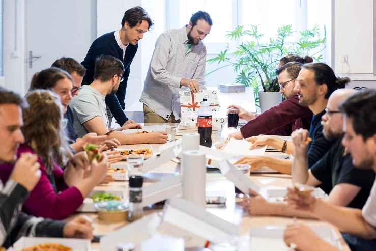 Eventfrog Team beim Pizza essen Eventfrog Team beim Pizza essen